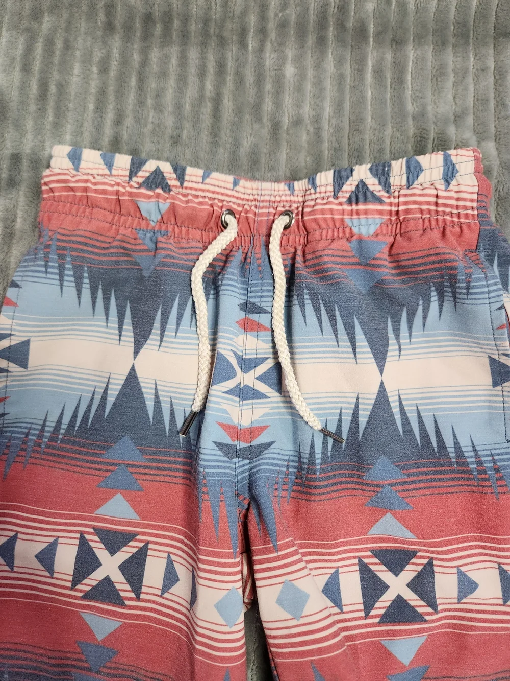 Faherty Board Beacon Shorts youth 6 Blue Southwestern Aztec Print Swim Trunks